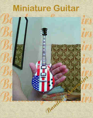 Miniatur guitar