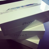 For Sale Apple iPhone 5G 64GB/32GB/16GB Unlocked