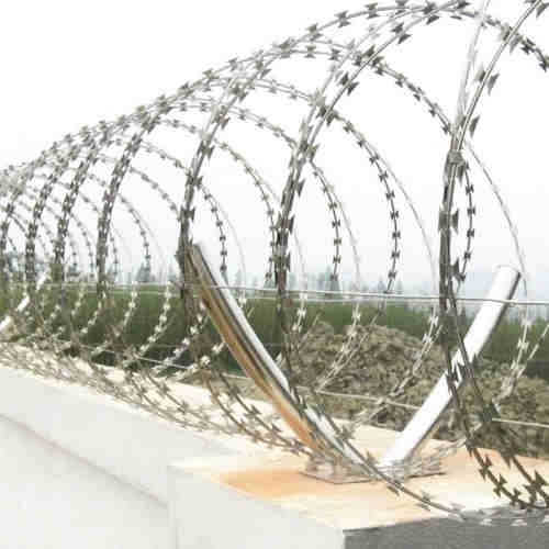  Concertina Wire   concertina wire border    military concertina wire 
