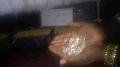 Quality gold dust and Uncut rough diamonds